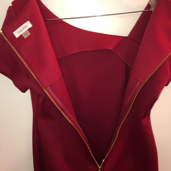 Shoulder cutout dress by Calvin Klein - Picture 6 of 6